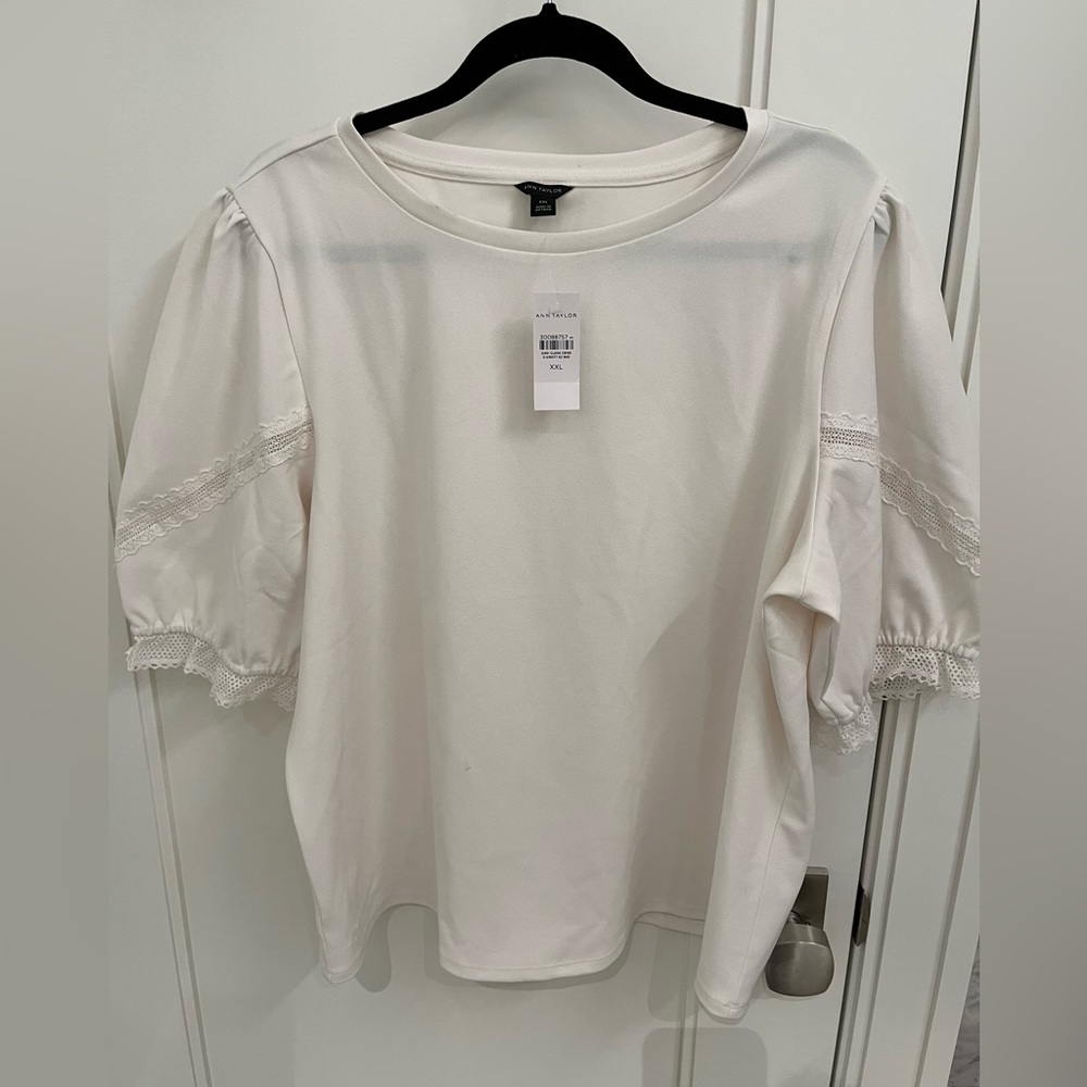 NWT Ann Taylor White Top with Lace detail Sleeve XXL